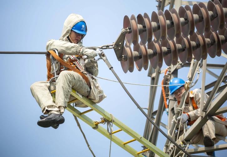 Basalt fiber shielding suit for power industry live-line work